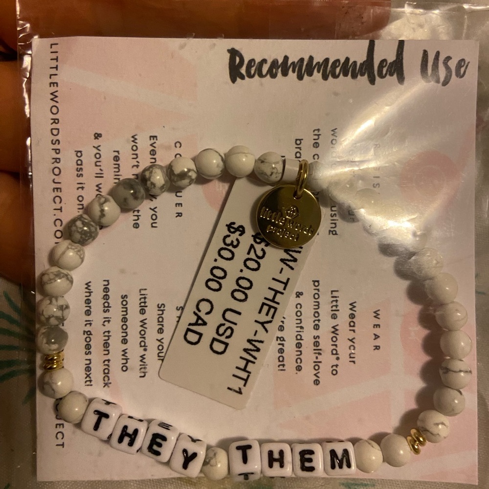 LITTLE WORDS PROJECT THEY/THEM BEADED STRETCH BRACELET WHITE SMALL NWT